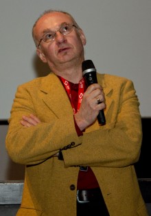 Caspar Faudler u Domu Omladine posle projekcije filma "Odlazak na plažu"