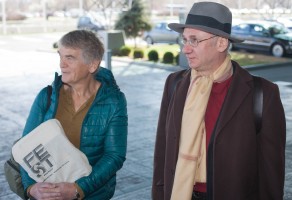 Piter Roihsler i Kaspar Faudler ispred hotela Crowne Plaza